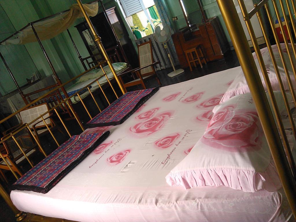 Breeze Guest House Maulmyine Room photo